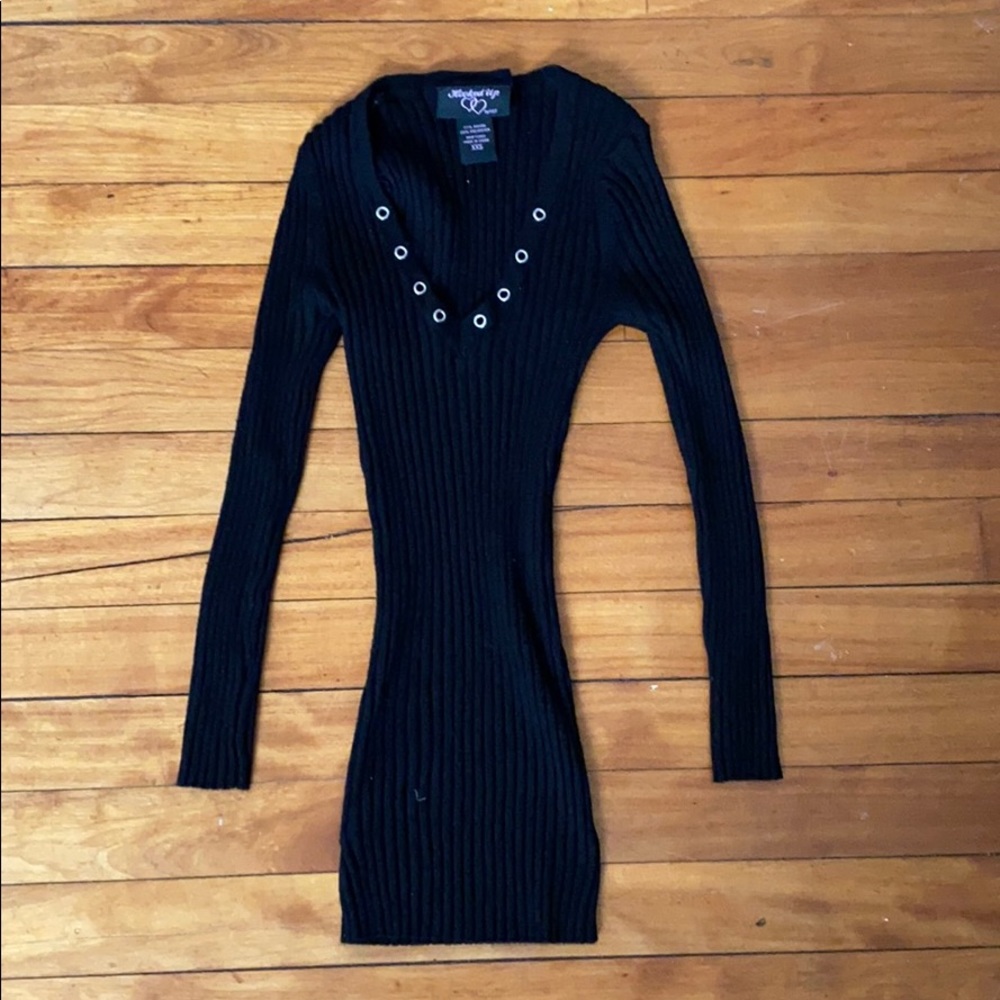 Black fitted long sleeve shirt